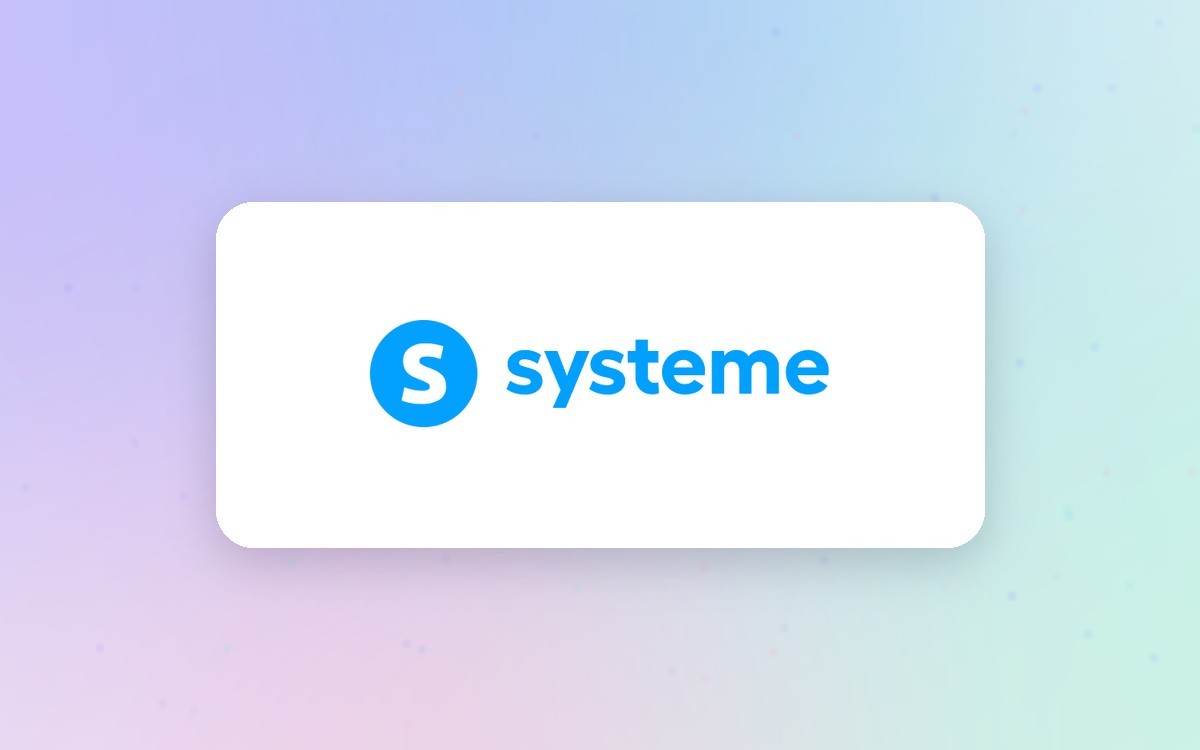Logo officiel de systeme.io sur fond aux couleurs de ReQube, illustrant la revente de la plateforme en marque blanche